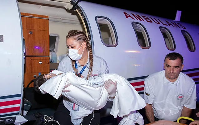 3 yaşlı şəhid övladı xüsusi təyyarə ilə Türkiyəyə müalicəyə göndərildi - -FOTO