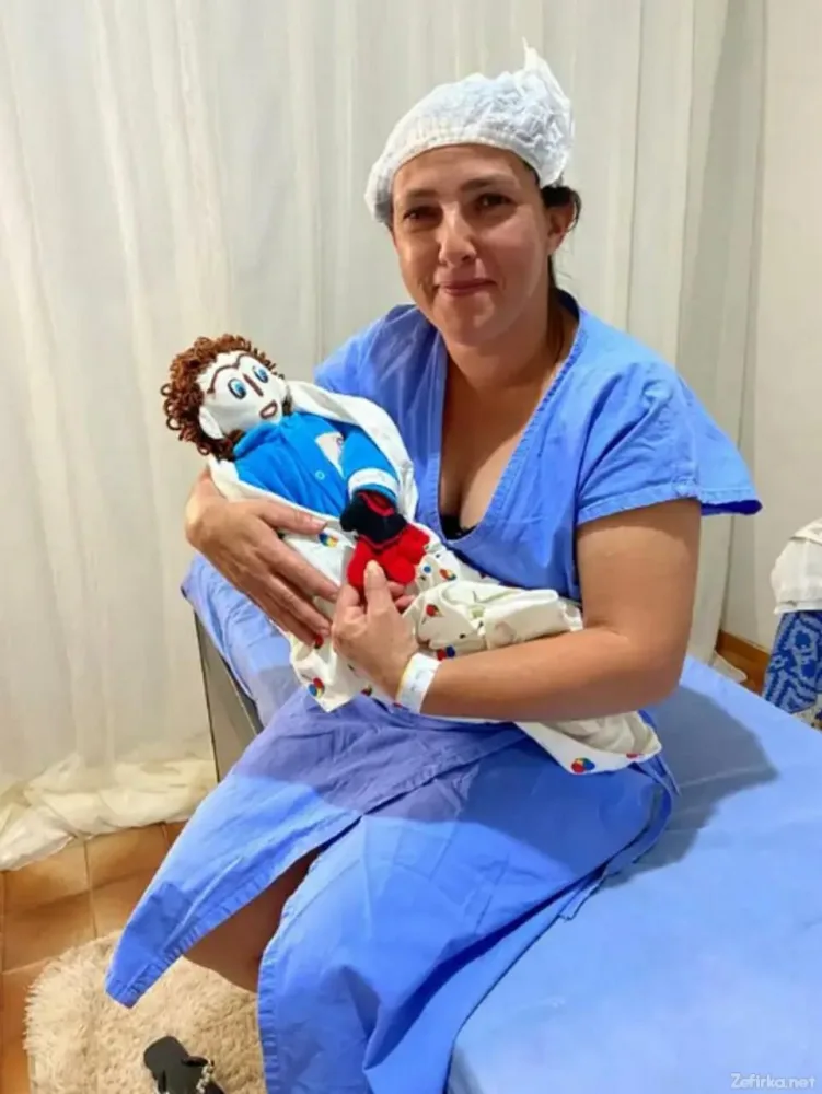 Kukla ilə evlənən qadın toydan sonra "hamilə qaldı" - FOTO