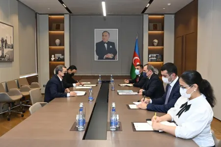 Ceyhun Bayramov Türkmənistanın yeni səfiri ilə görüşdü