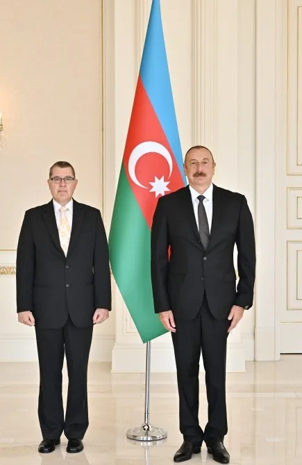 İlham Əliyev iki səfirin etimadnaməsini qəbul etdi - YENİLƏNİB