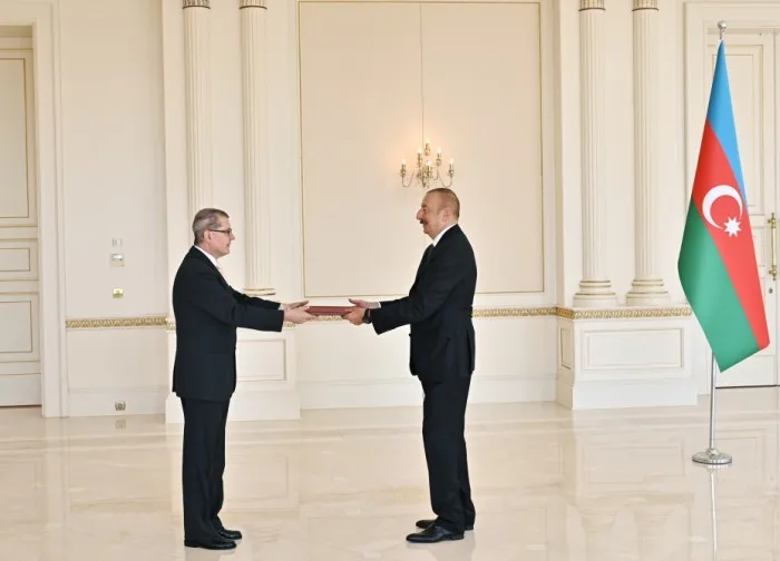 İlham Əliyev iki səfirin etimadnaməsini qəbul etdi - YENİLƏNİB