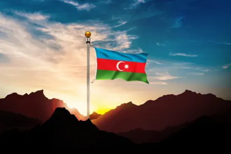 Buzdux dağında Azərbaycan bayrağı qaldırıldı - VİDEO