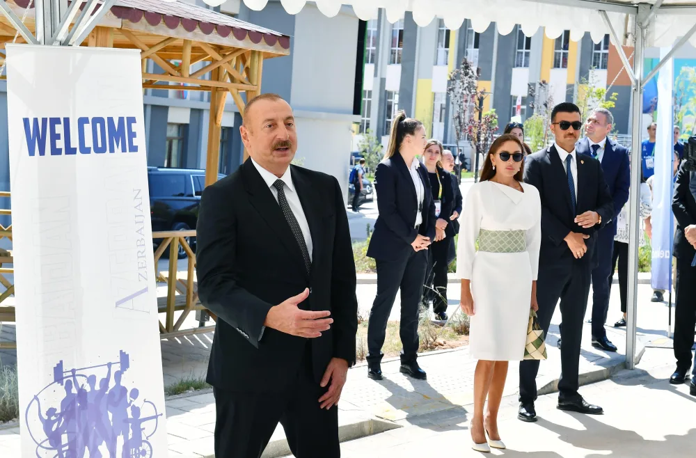 Prezident və xanımı idmançılarla görüşdü - YENİLƏNİB