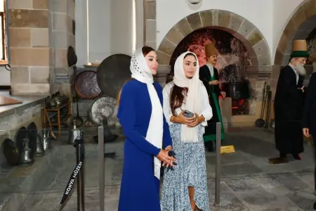 Mehriban Əliyeva və Leyla Əliyeva Mövlanə Muzeyində - FOTO - YENİLƏNİB