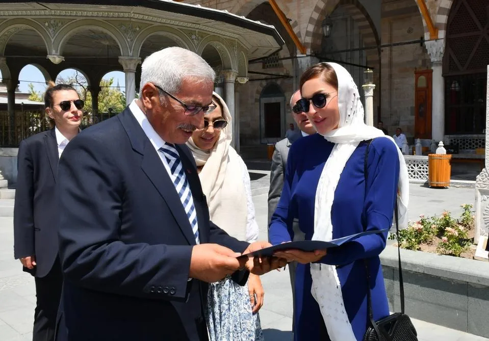Mehriban Əliyeva və Leyla Əliyeva Mövlanə Muzeyində - FOTO - YENİLƏNİB