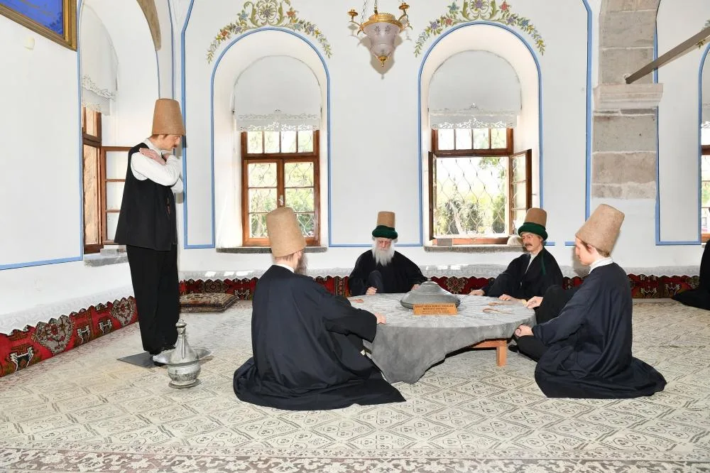 Mehriban Əliyeva və Leyla Əliyeva Mövlanə Muzeyində - FOTO - YENİLƏNİB