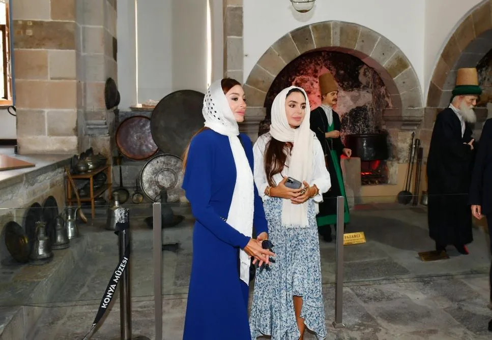 Mehriban Əliyeva və Leyla Əliyeva Mövlanə Muzeyində - FOTO - YENİLƏNİB