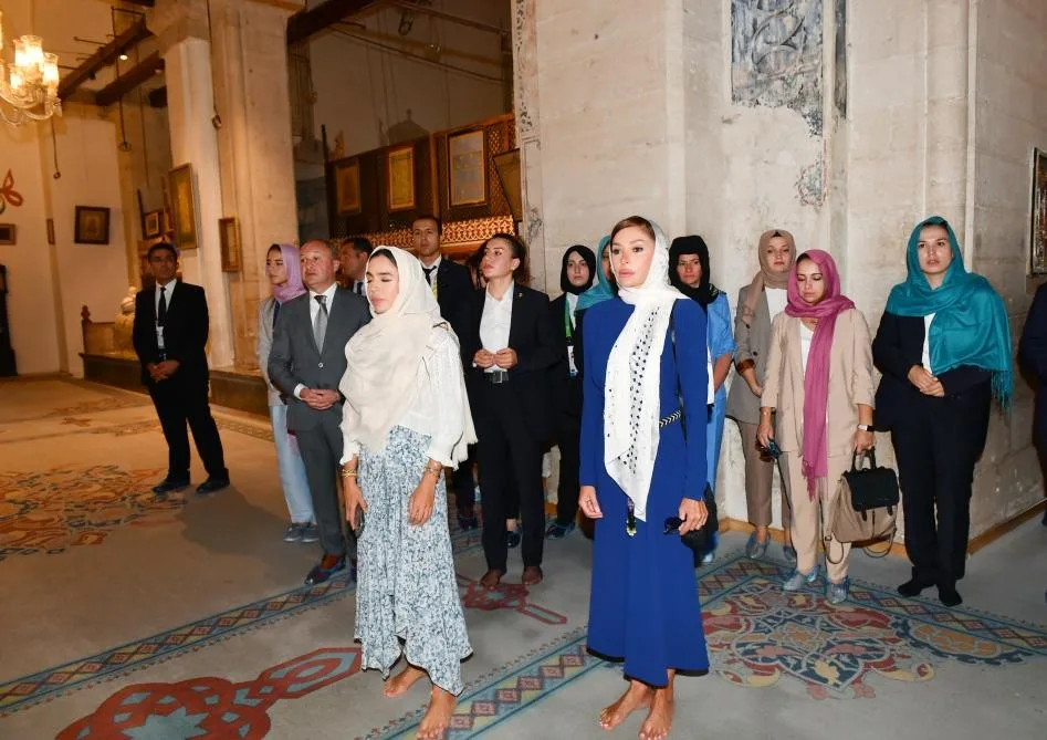 Mehriban Əliyeva və Leyla Əliyeva Mövlanə Muzeyində - FOTO - YENİLƏNİB
