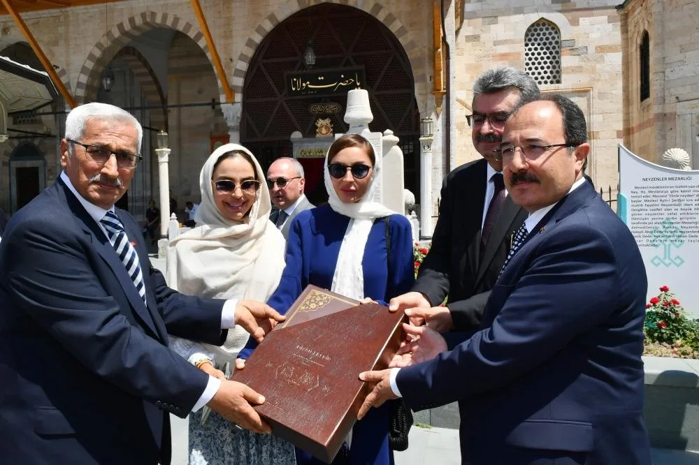 Mehriban Əliyeva və Leyla Əliyeva Mövlanə Muzeyində - FOTO - YENİLƏNİB