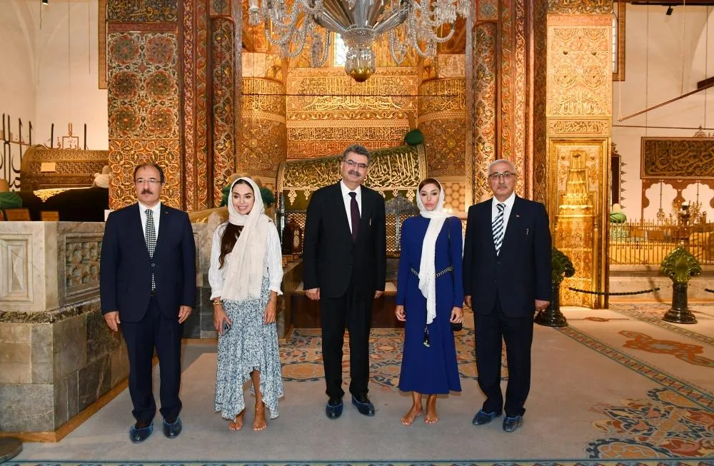 Mehriban Əliyeva və Leyla Əliyeva Mövlanə Muzeyində - FOTO - YENİLƏNİB