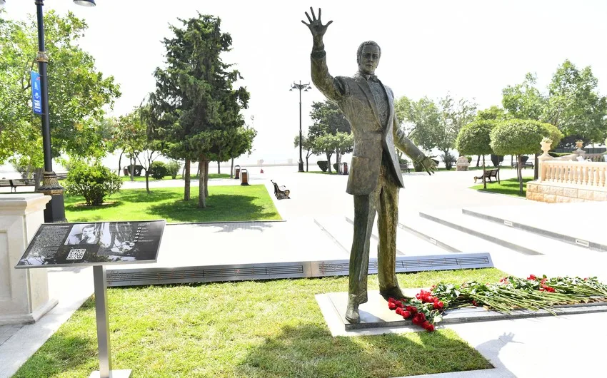 Prezident və xanımı Müslüm Maqomayevin abidəsinin açılışında - YENİLƏNİB