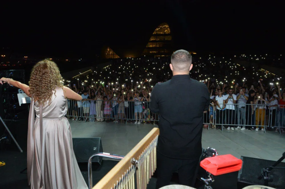 Çinarə Bakıda ilk konsertini verdi - FOTO