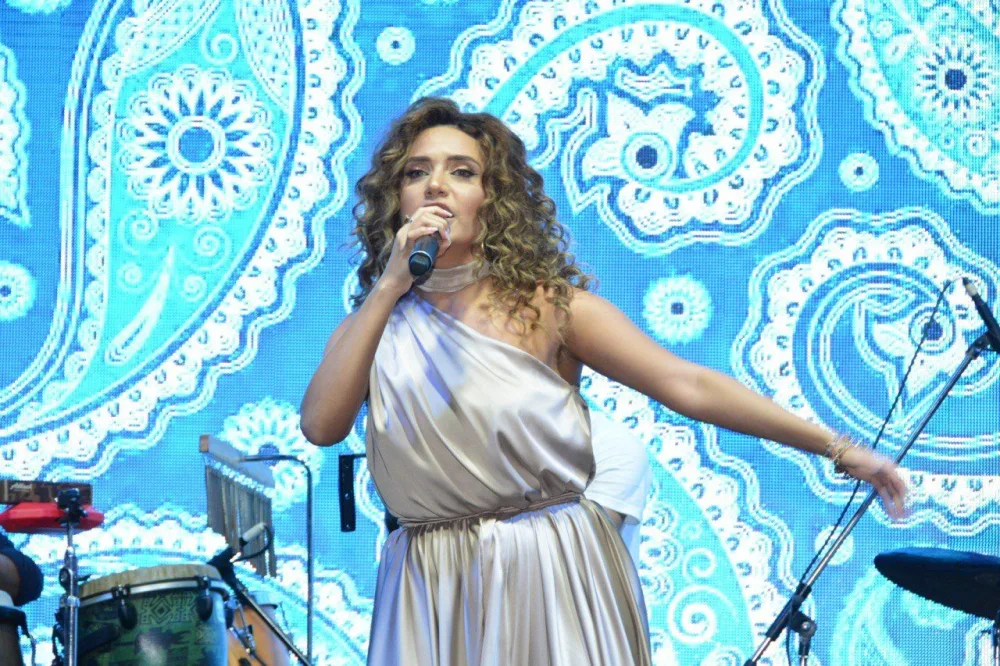 Çinarə Bakıda ilk konsertini verdi - FOTO