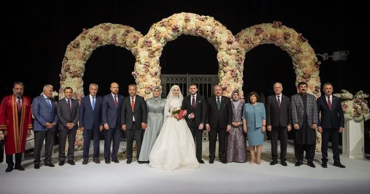 Sahibə Qafarova Türkiyədə bu cütlüyün nikah şahidi oldu - FOTO