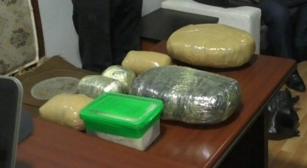 Bakı sakinləri Cəlilabadda 10 kiloqram narkotiklə tutuldu - FOTO