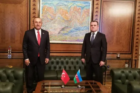 Ceyhun Bayramov Mövlüd Çavuşoğlu ilə telefonla danışdı