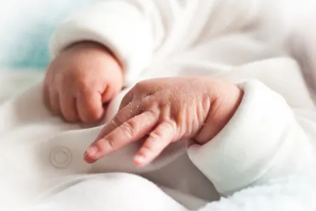 Daha bir virus təhlükəsi: 5 yaşadək uşaqlar yoluxur