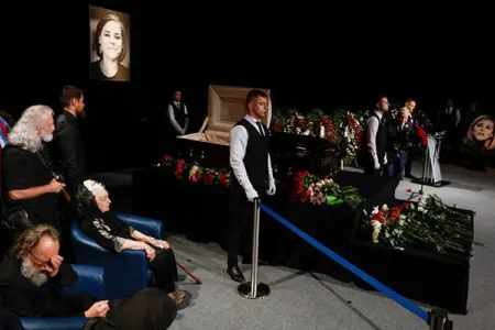 Darya Duqina dəfn edildi