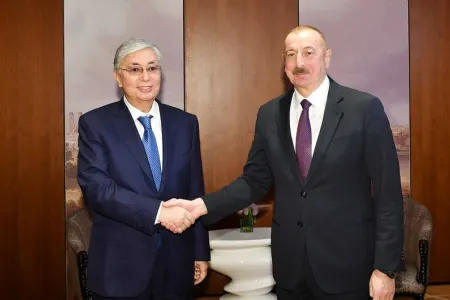 Tokayevin rəsmi qarşılanma mərasimi oldu
