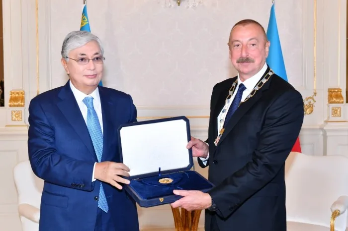Tokayev İlham Əliyevə “Qızıl qartal” ordenini təqdim etdi - FOTO - YENİLƏNİB