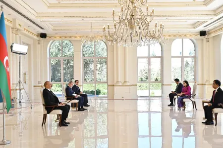 Prezident yeni səfirin etimadnaməsini qəbul etdi - FOTO