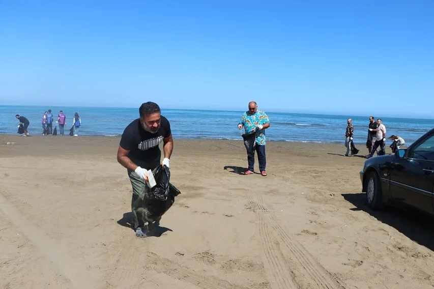 Tahir İmanov Nardaran çimərliyində iməcilik təşkil etdi - FOTO