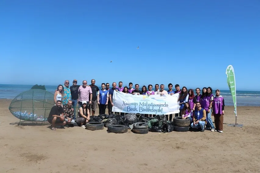 Tahir İmanov Nardaran çimərliyində iməcilik təşkil etdi - FOTO