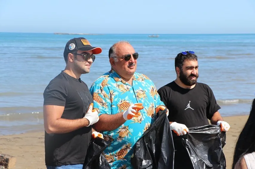 Tahir İmanov Nardaran çimərliyində iməcilik təşkil etdi - FOTO