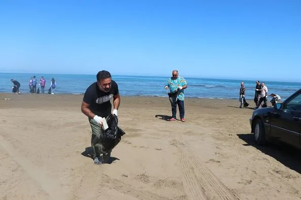 Tahir İmanov Nardaran çimərliyində iməcilik təşkil etdi - FOTO