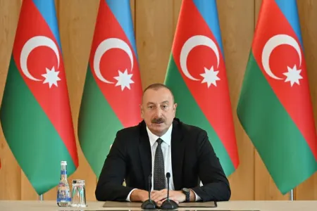 İlham Əliyev Pakistan Prezidentinə başsağlığı verdi