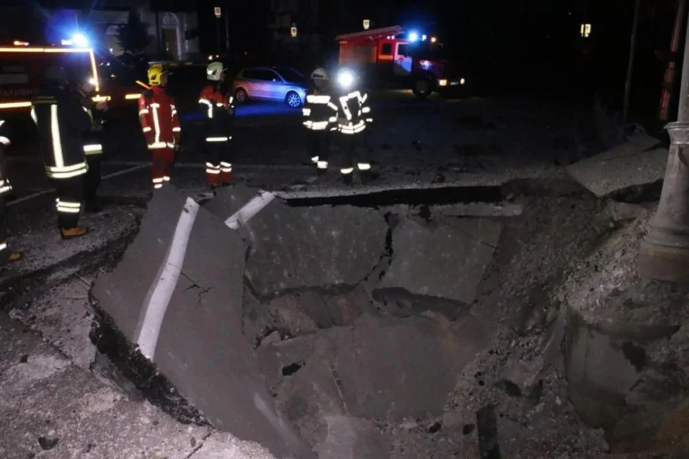 Ruslar Xarkovun mərkəzinə hücum etdi: bir qadın yaralandı, dağıntılar var - FOTO