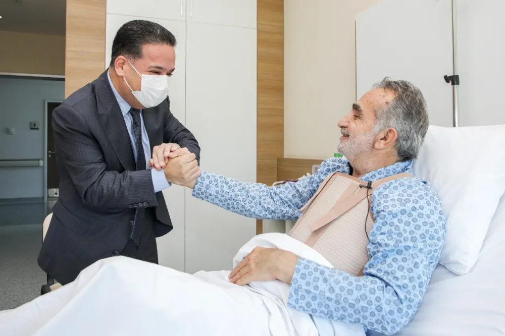 Xalq artisti Qurban İsmayılov ürəyindən əməliyyat olundu - FOTOLAR