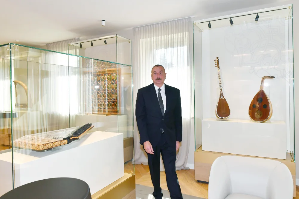Prezident İtaliyada yeni səfirlik binasının açılışında - FOTO - YENİLƏNİB