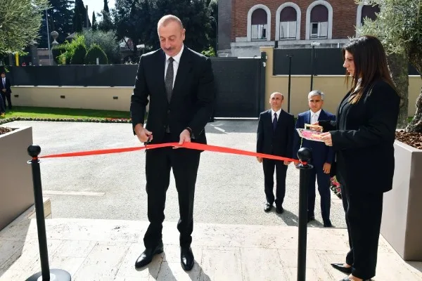 Prezident İtaliyada yeni səfirlik binasının açılışında - FOTO - YENİLƏNİB