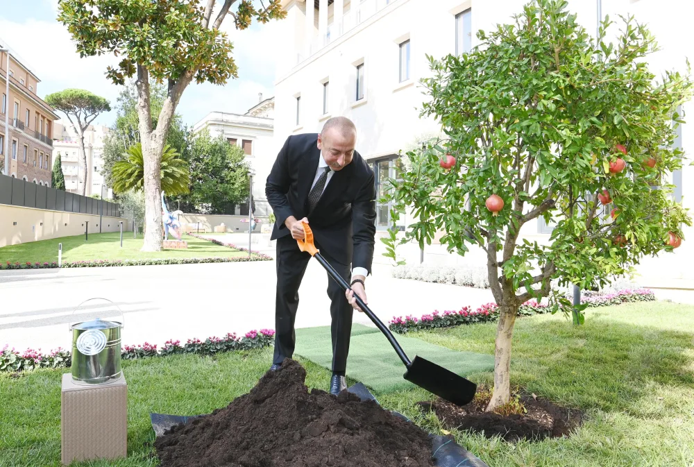 Prezident İtaliyada yeni səfirlik binasının açılışında - FOTO - YENİLƏNİB