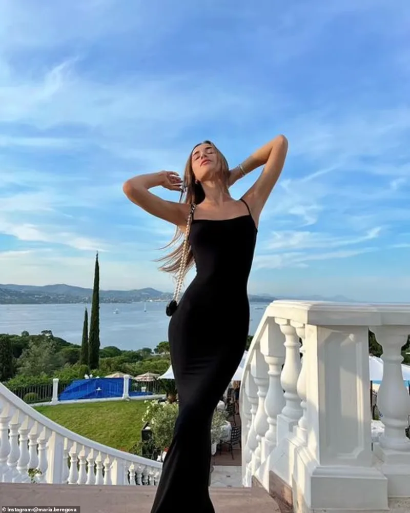 Di Kaprio indi də onunla sevgili oldu - FOTO