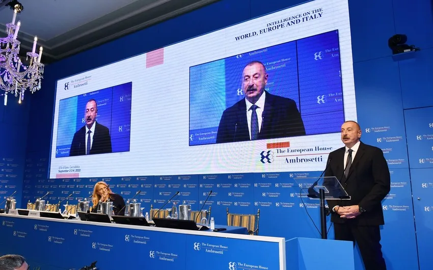 İlham Əliyev İtaliyada forumda çıxış edir - FOTO - YENİLƏNİB 3