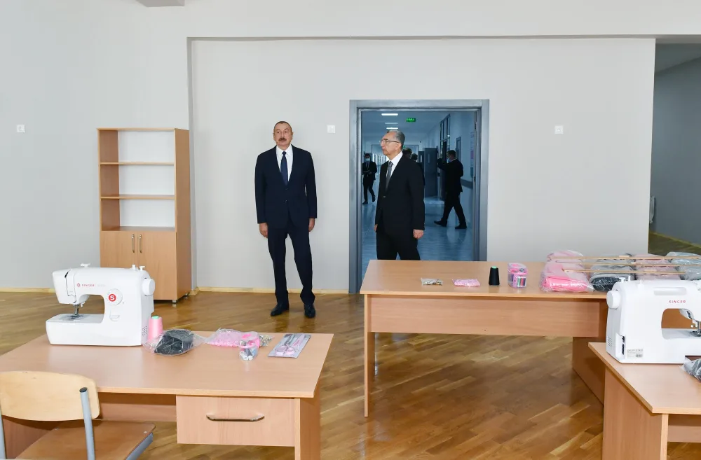 İlham Əliyev Bakıda iki məktəbin açılışını etdi - FOTO - YENİLƏNİB