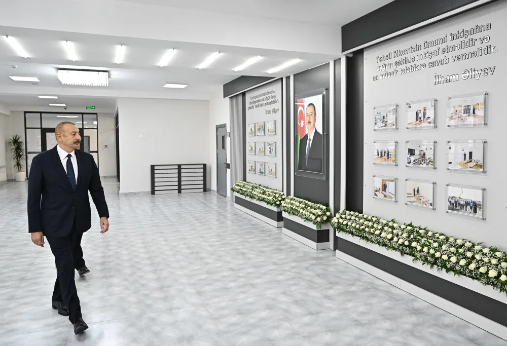İlham Əliyev Bakıda iki məktəbin açılışını etdi - FOTO - YENİLƏNİB
