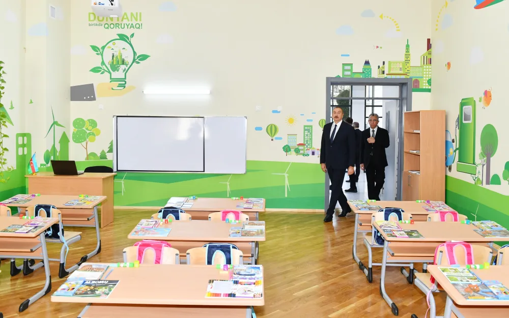 İlham Əliyev Bakıda iki məktəbin açılışını etdi - FOTO - YENİLƏNİB