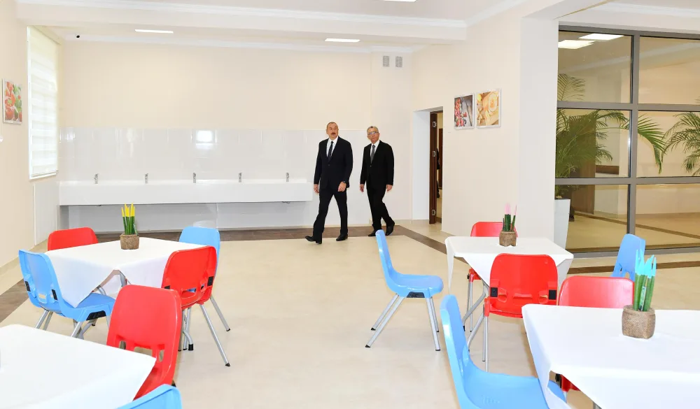 İlham Əliyev Bakıda iki məktəbin açılışını etdi - FOTO - YENİLƏNİB