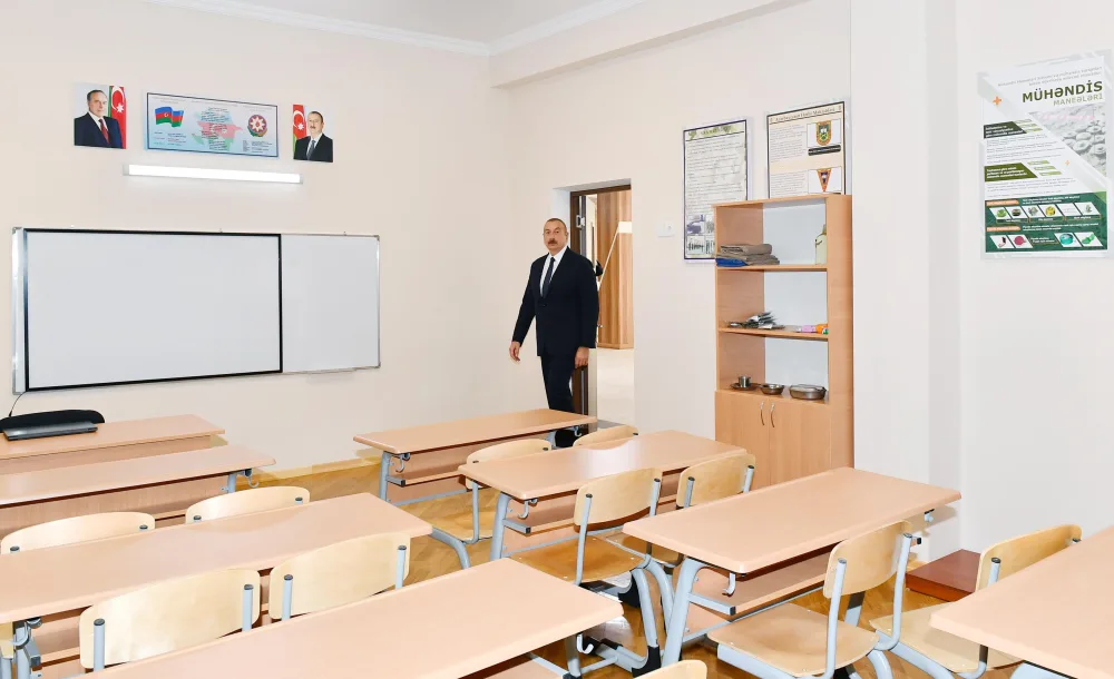 İlham Əliyev Bakıda iki məktəbin açılışını etdi - FOTO - YENİLƏNİB