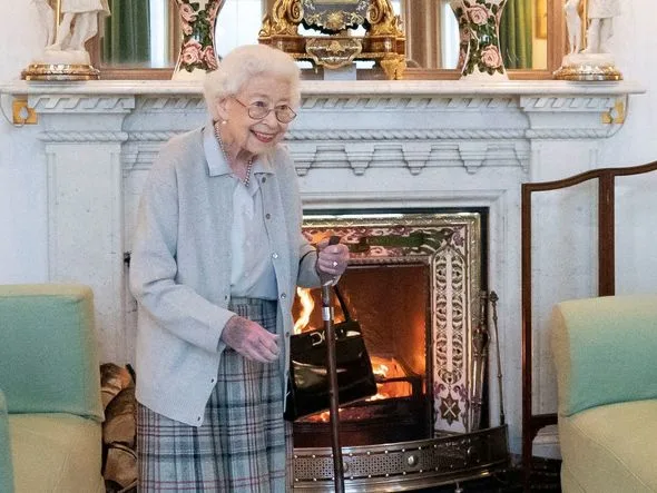 II Elizabetin son görüntülərində qeyri-adi detal - FOTO