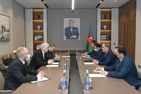 Ceyhun Bayramov İqor Xovayevi qəbul edib