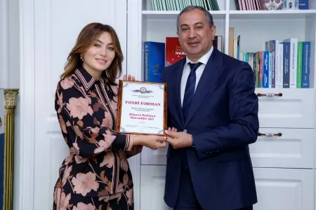 Mədəniyyət İdarəsi Ruhi Əliyevanı təltif etdi