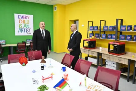 İlham Əliyev yeni inşa edilən məktəblə tanış oldu