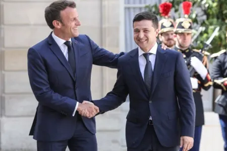 Makron Zelenski ilə danışdı