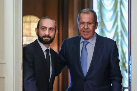 Mirzoyan Lavrova zəng etdi