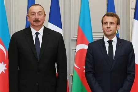 Makron İlham Əliyevə zəng etdi