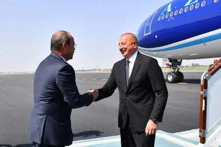 Prezident Özbəkistana getdi